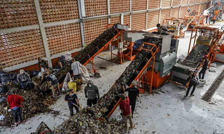 TPST Tegallega Kelola Sampah Organik dan Anorganik 25 Ton