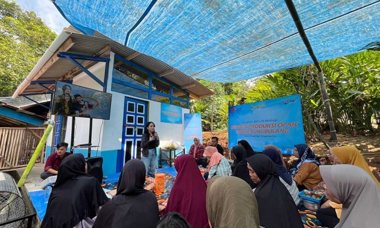 Tingkatkan Produktivitas dan Usaha Lokal, BRI Life dan BRI Research Kolaborasi  Bangun Rumah Sentra Produksi Opak