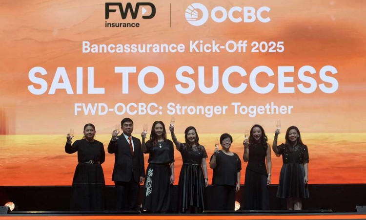 FWD Insurance dan OCBC Resmikan Bancassurance Kick-off 2025