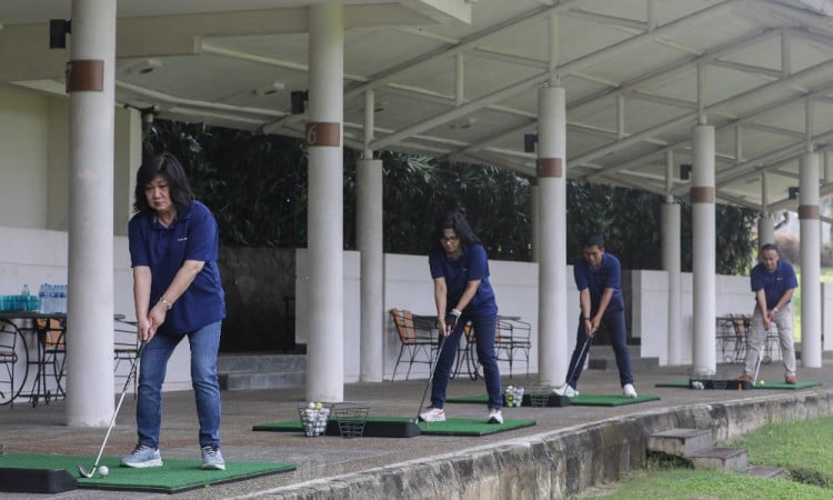 Puluhan Peserta Meriahkan Bisnis Indonesia Executive Golf Tournament