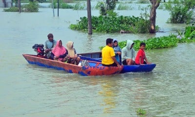 Jalanan di Kudus Jawa Tengah Tergenang Banjir