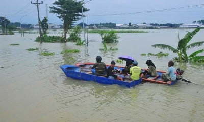 Jalanan di Kudus Jawa Tengah Tergenang Banjir