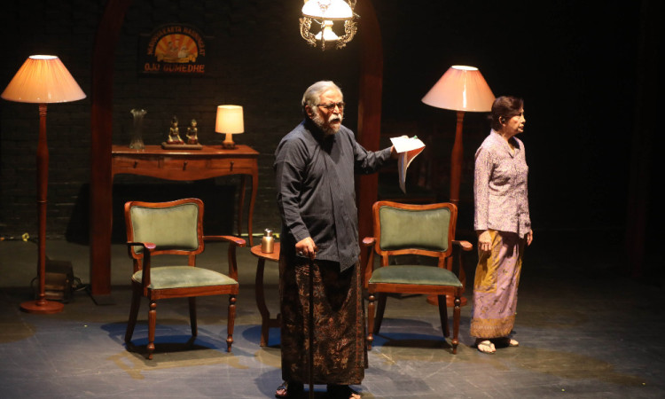 Kelompok Teater Populer Pentaskan Lakon Dag Dig Dug
