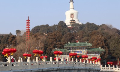 Suasana jelang Imlek di Taman Beihai Beijing