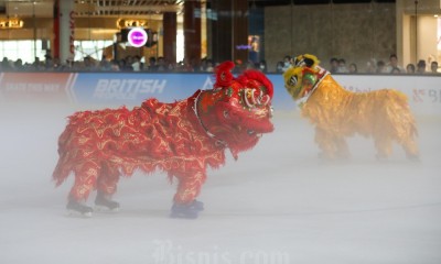 Pertunjukan Barongsai Ice Skating