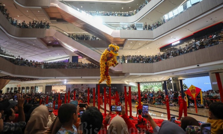 Pertunjukan Barongsai Ice Skating