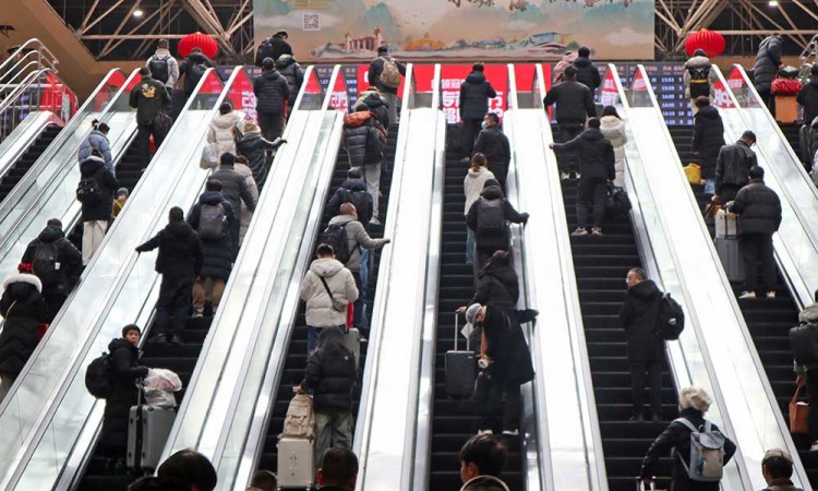 Suasana Puncak Arus Mudik Liburan Imlek di China