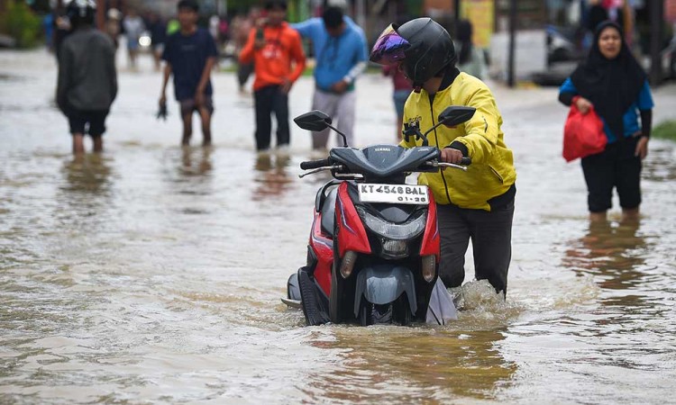 Intensitas Hujan Tinggi, Kota Samarinda Terendam Banjir