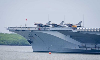 Kapal Induk Charles de Gaulle Merapat di Lombok Barat