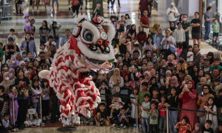 Atraksi Worldclass Barongsai Hibur Pengunjung Pusat Perbelanjaan