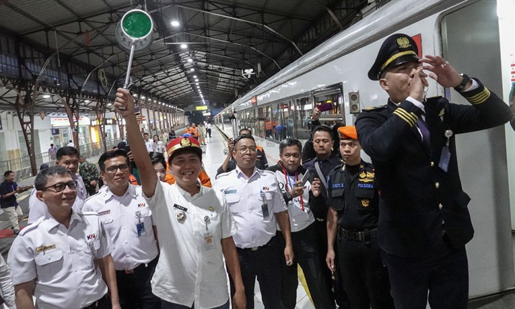 Peluncuran Kereta Api Cakrabuana