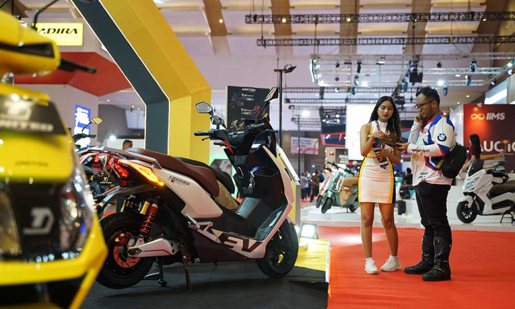 United E-Motor Hadir di IIMS 2025, Siap Kenalkan Varian Motor Listrik Terbaru