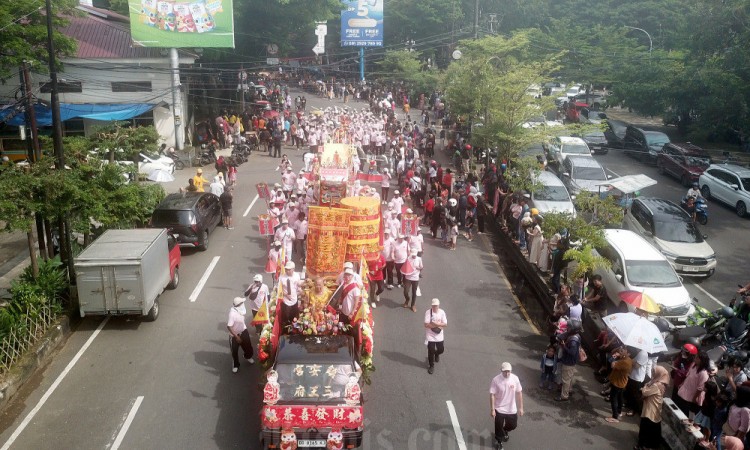 Suasana Kemeriahan Perayaan Cap Go Meh Imlek 2576 di Makassar