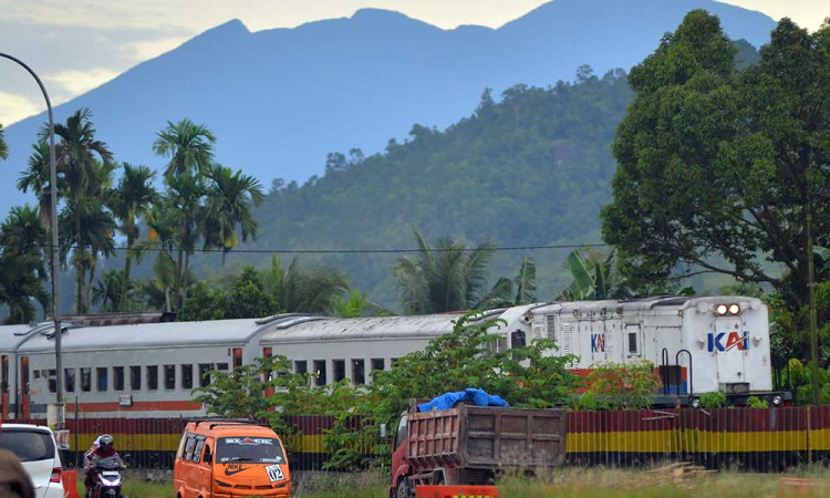KAI Divisi Regional II Sumbar Tambah Frekuensi Perjalanan Kereta Api