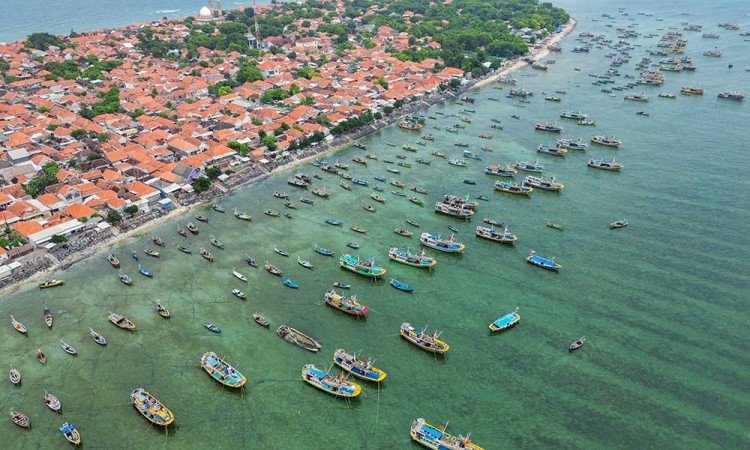 Nelayan di Jawa Timur Sudah 15 Hari Tidak Melaut Karena Cuaca Buruk