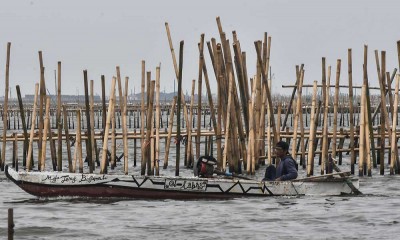 Nelayan di Pesisir Bekasi Gelar Aksi Menuntut Pembongkaran Pagar Laut