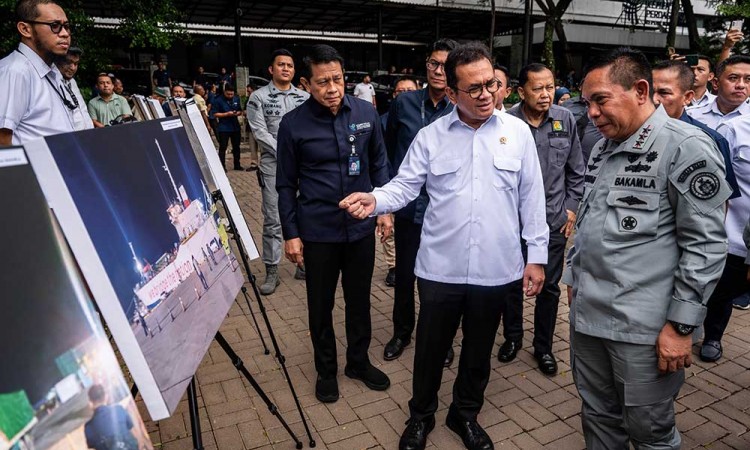 Kemendag Bersama Bakamla Amankan Sebanyak 463 Koli Pakaian Bekas Ilegal