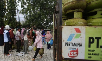 Antrean Panjang Warnai Operasi Pasar Gas Elpiji Subsidi 3 Kilogram di Aceh