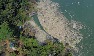 Bendungan Leuwikeris di Ciamis Dipenuhi Tumpukan Sampah