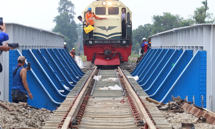 Penggantian Jembatan Kereta Api Daerah Rawan Banjir