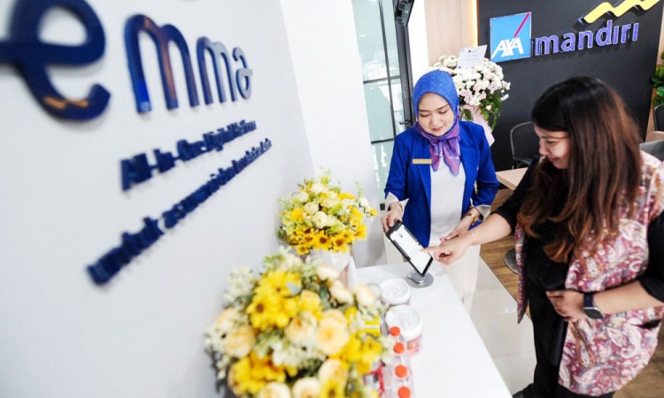 AXA Mandiri Hadirkan Layanan Digital Emma Corner di Surabaya