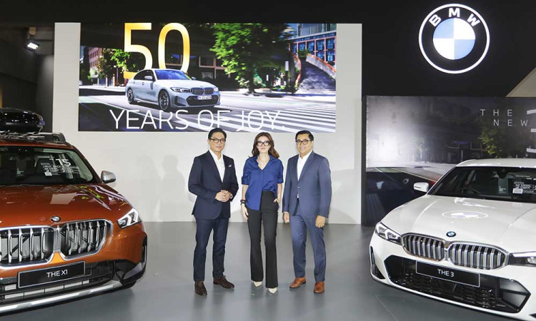 BMW Group Pavilion Pajang 13 unit Mobil BMW dan MINI di IIMS 2025