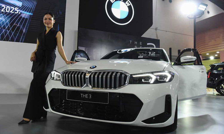 BMW Group Pavilion Pajang 13 unit Mobil BMW dan MINI di IIMS 2025
