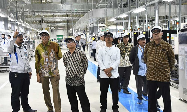 Kunjungan DKST ITB ke DAIKIN Indonesia