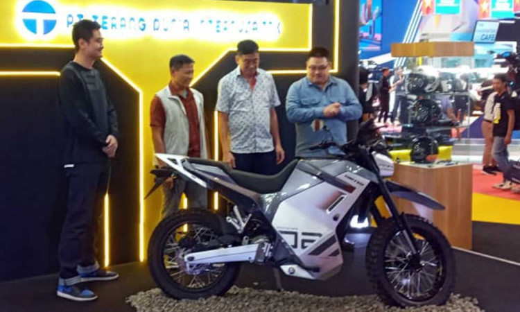United E-MOTOR Rilis Motor Listrik Khusus Trail Terbaru Eksklusif di IIMS 2025