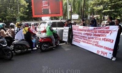 Mahasiswa di Makassar Gelar Unjuk Rasa Terkait Pelaksanaan Program Makan Bergizi Gratis