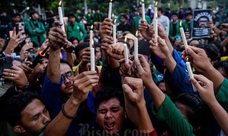 BEM SI Gelar Demo Indonesia Gelap