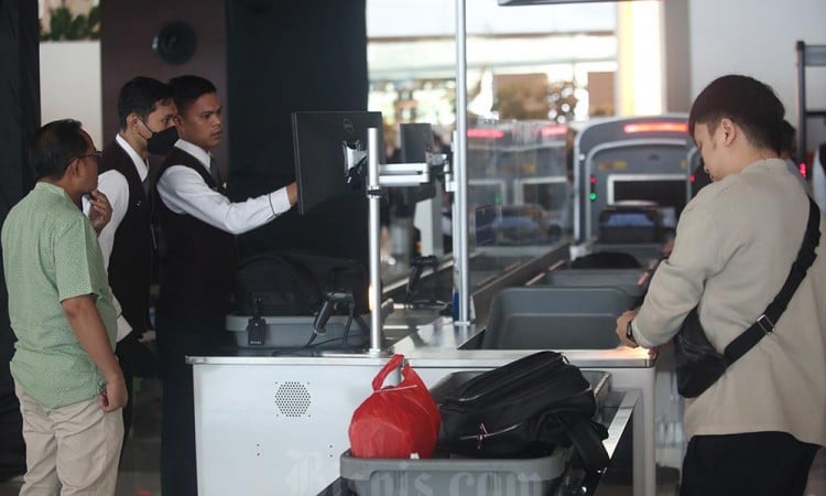 Terminal 3 Bandara Soekarno - Hatta Gunakan X-ray Canggih