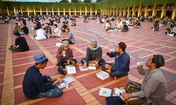 4.000 Porsi Makanan Disediakan Untuk Berbuka Puasa di Masjid Istiqlal