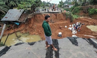 Jalan Lintas Sumatra di Jambi Amblas dan Belum Bisa Dilintasi Kendaraan