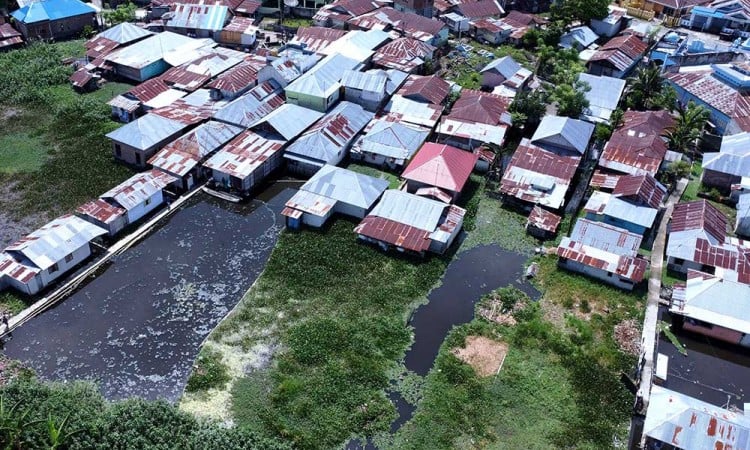 Warga di Dembe Gorontalo Berusaha Menjebol Tanggul Danau Limboto