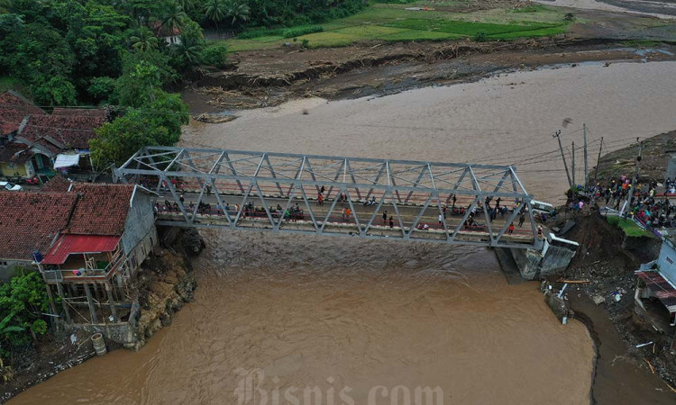 Sukabumi Diterjang Banjir Bandang dan Tanah Longsor
