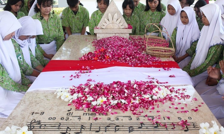 Ziarah Makam WR Soepratman