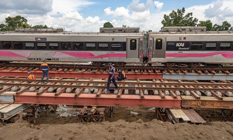 Jalur Kereta Api Terdampak Banjir di Grobogan