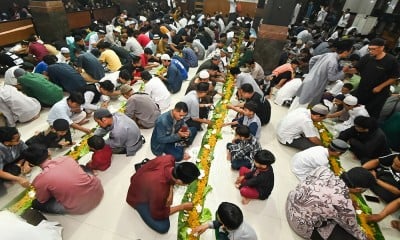 Tradisi Megibung saat Berbuka Puasa