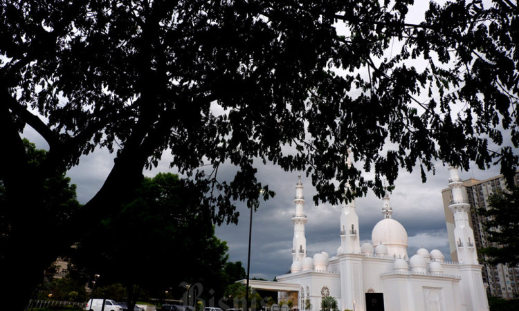 Wisata Religi Masjid At-Thohir Depok