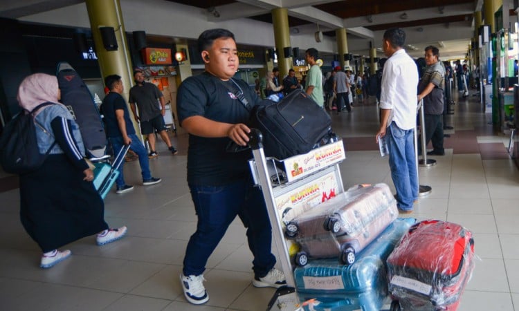 Mudik Lebih Awal di Bandara Minangkabau