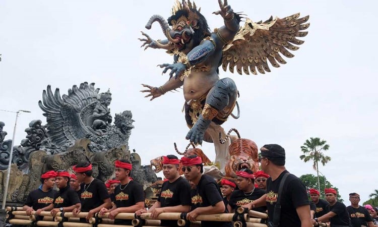 Kemeriahan Festival Ogoh-Ogoh Singasana 2025 di Tabanan Bali