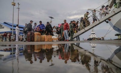 Ratusan Pemudik Dari Kalimantan Tiba di Pelabuhan Tanjung Perak Surabaya