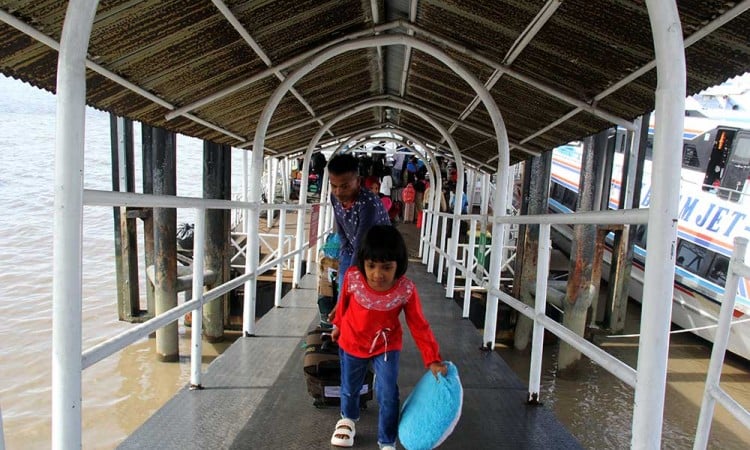 Sejumlah Warga di Riau Mudik Lebih Awal Menggunakan Kapal