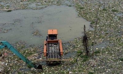 Bendungan Leuwikeris di Ciamis Dipenuhi Sampah Rumah Tangga