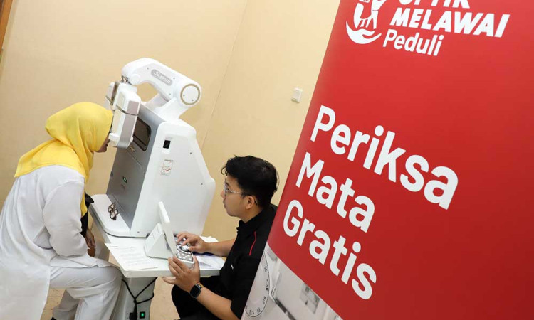 Donasi 1.500 Kacamata Untuk Masyarakat Jakarta