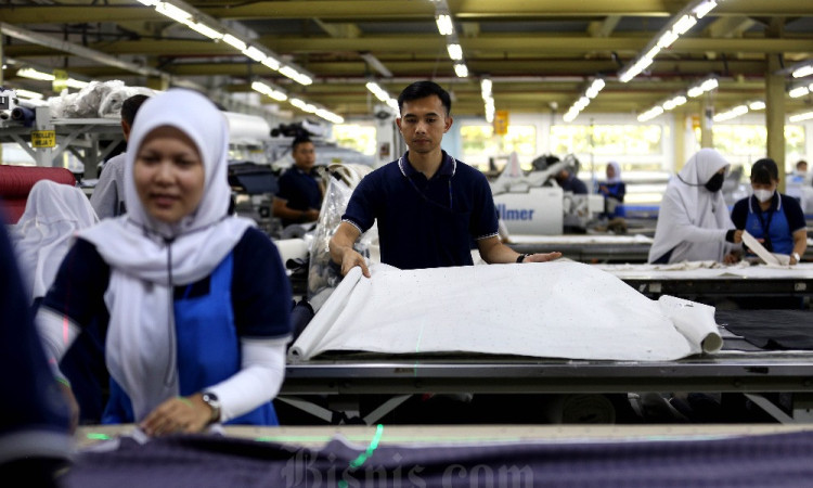 Industri Tekstil Terancam Imbas Tarif Trump