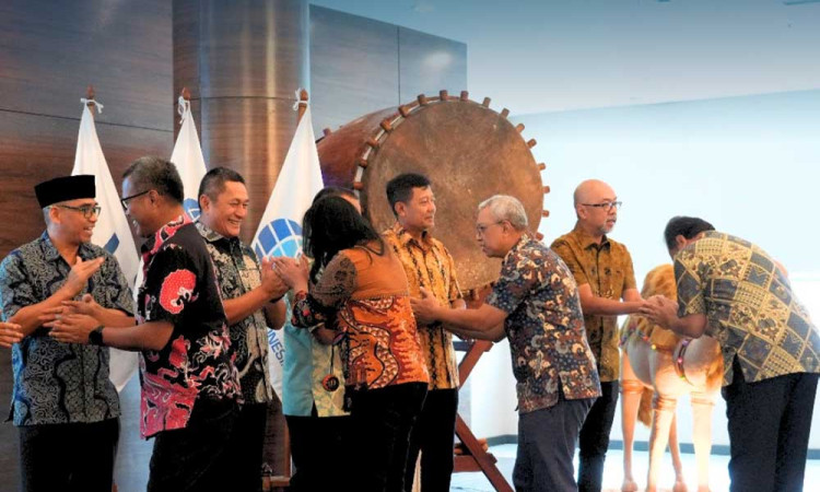 IDSurvey Perkuat Nilai Kekeluargaan Lewat Halalbihalal 1446 Hijriah