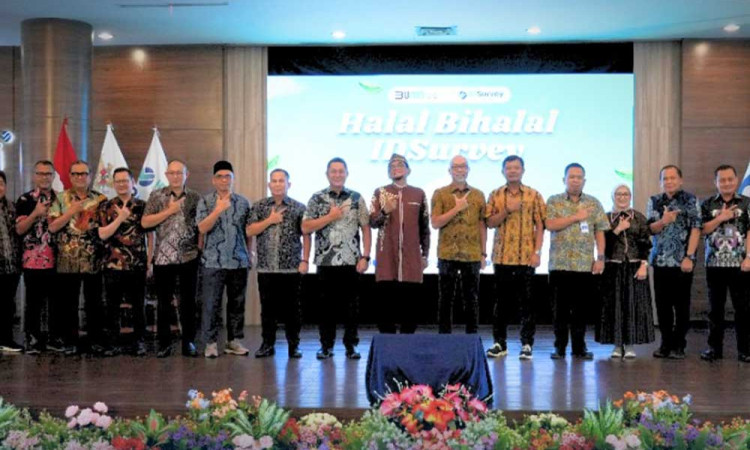 IDSurvey Perkuat Nilai Kekeluargaan Lewat Halalbihalal 1446 Hijriah