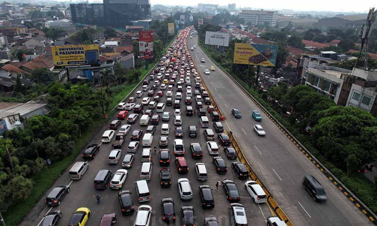 Libur Panjang Akhir Pekan, Bandung Diserbu Wisatawan